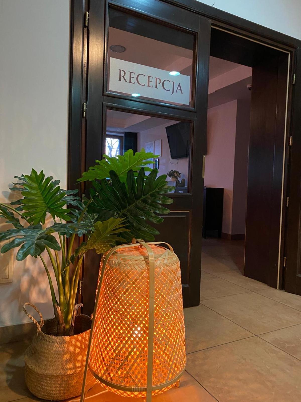 Hotel Restauracja Cztery Pory Roku Orneta Eksteriør bilde